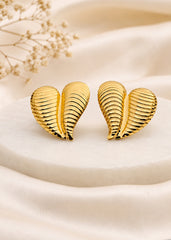 Luxury Ribbed Golden Shell Earrings